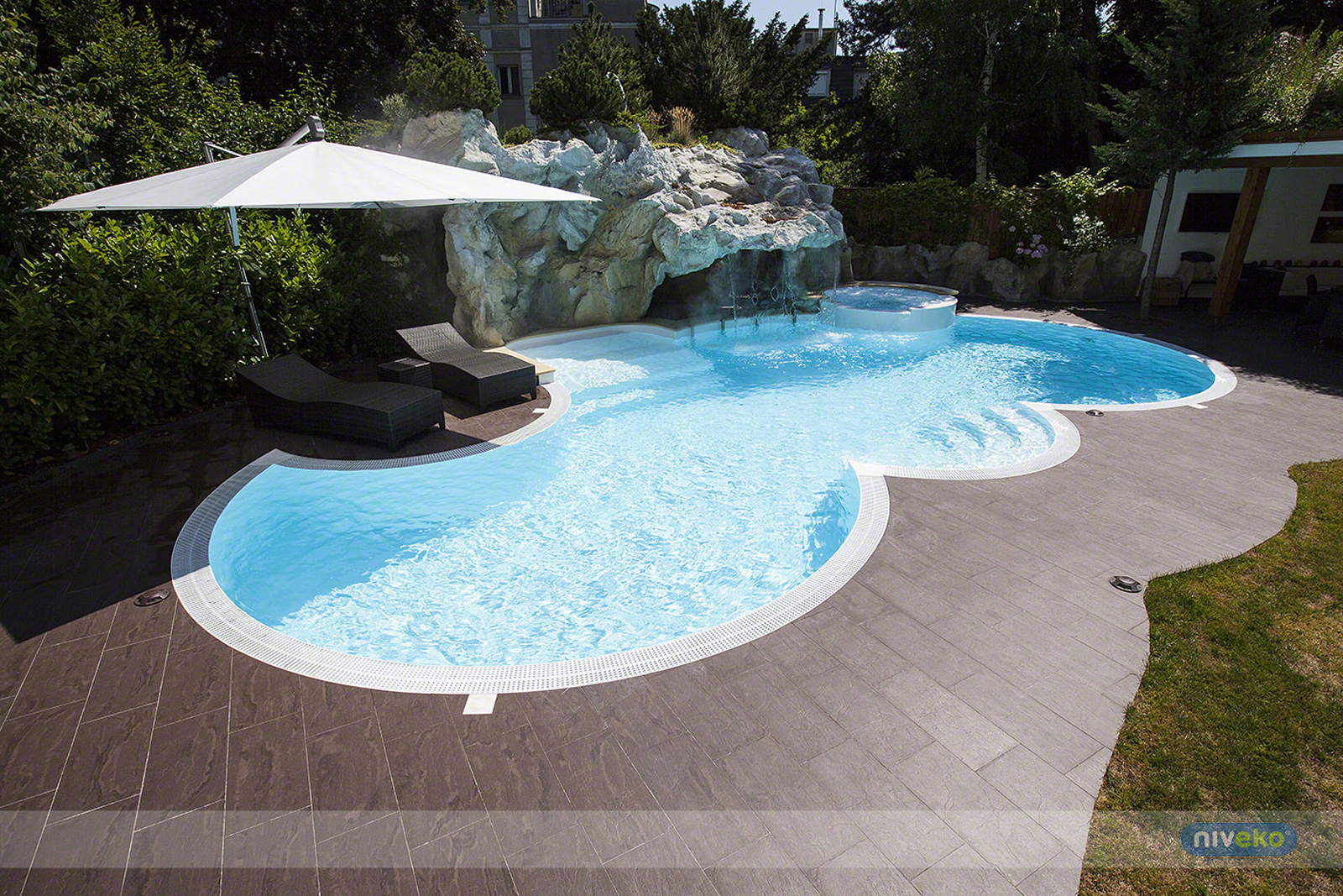 Vendiamo piscine fuori terra e piscine in vetroresina Piscine vetroresina prezzi